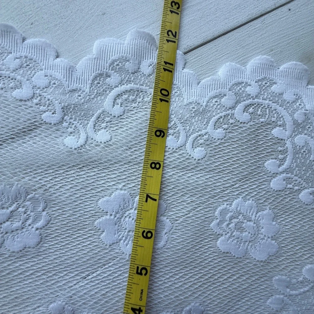 Vintage White and Cream Lace Doily Set Floral Scalloped Table Decor 2 Pieces